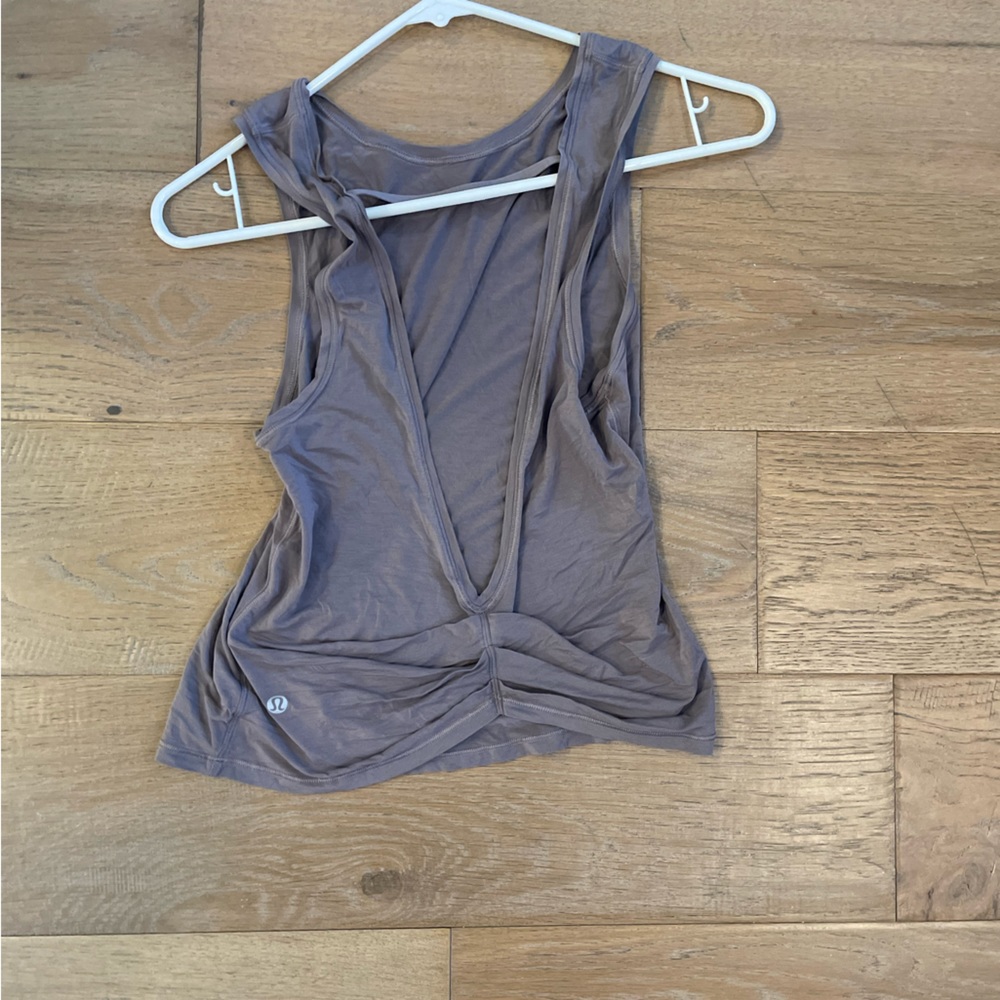 Gorgeous Lululemon Back Tank Top Lavender/Purple size 2